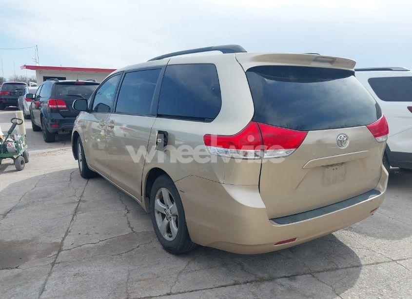Photo 3 of 2011 Toyota Sienna LE V6 (VIN 5TDKK3DC9BS159009)