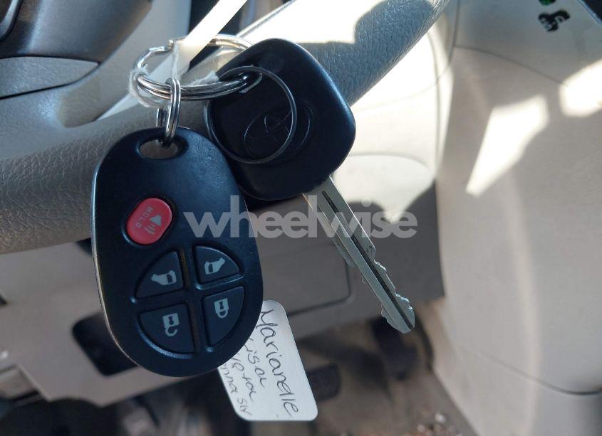 Photo 11 of 2011 Toyota Sienna LE V6 (VIN 5TDKK3DC9BS173797)