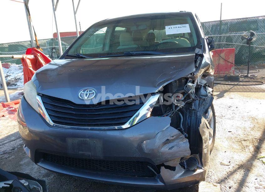 Photo 13 of 2011 Toyota Sienna LE V6 (VIN 5TDKK3DC9BS173797)
