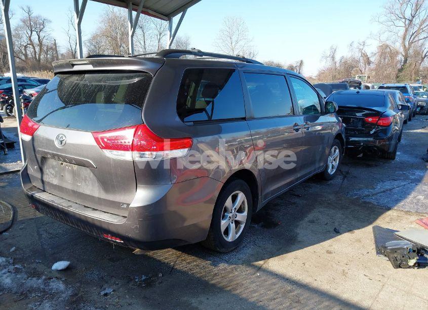 Photo 4 of 2011 Toyota Sienna LE V6 (VIN 5TDKK3DC9BS173797)