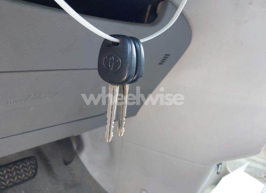 Photo 11 of 2011 Toyota Sienna LE V6 (VIN 5TDKK3DC9BS175646)