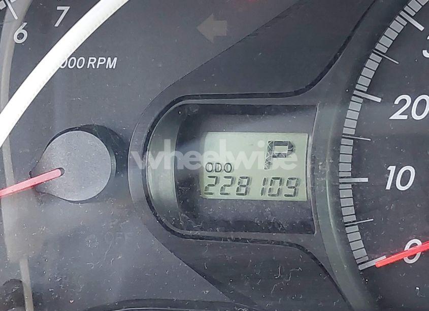 Photo 15 of 2011 Toyota Sienna LE V6 (VIN 5TDKK3DC9BS175646)