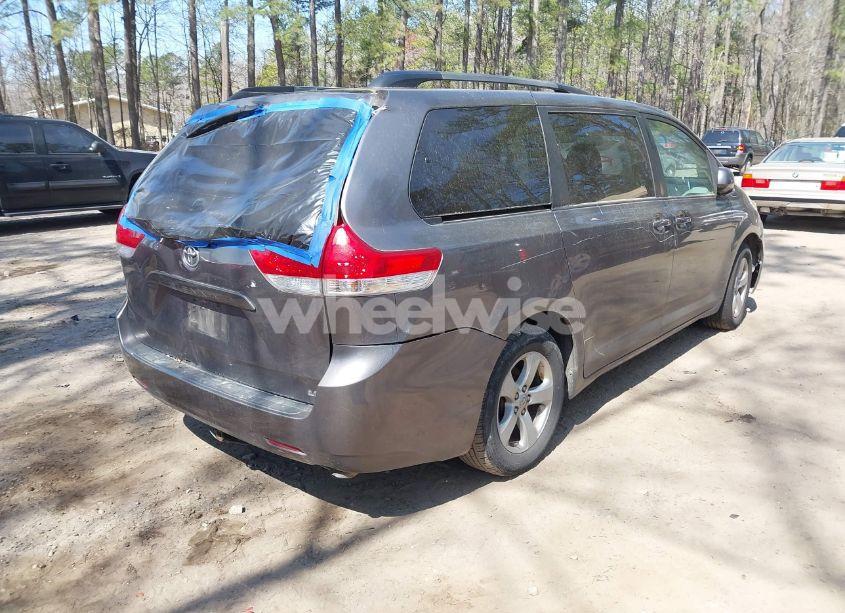 Photo 4 of 2011 Toyota Sienna LE V6 (VIN 5TDKK3DC9BS175646)