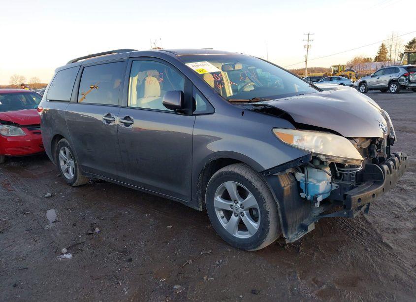 2012 Toyota Sienna LE V6 8 PASSENGER (VIN 5TDKK3DC9CS177656) main photo