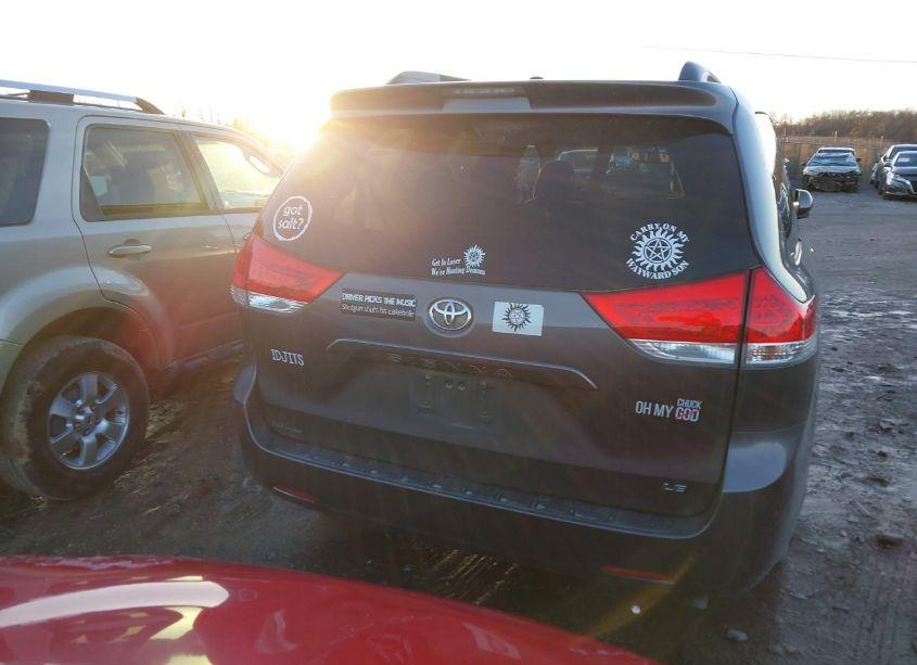 Photo 16 of 2012 Toyota Sienna LE V6 8 PASSENGER (VIN 5TDKK3DC9CS177656)