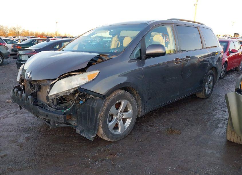 Photo 2 of 2012 Toyota Sienna LE V6 8 PASSENGER (VIN 5TDKK3DC9CS177656)