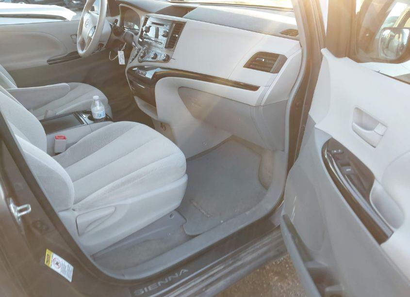 Photo 5 of 2012 Toyota Sienna LE V6 8 PASSENGER (VIN 5TDKK3DC9CS177656)