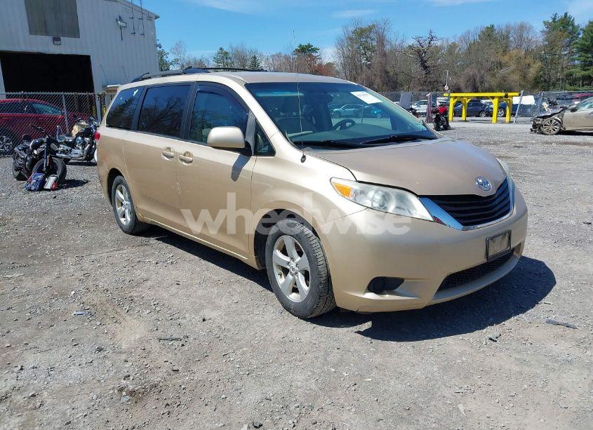 2012 Toyota Sienna LE V6 8 PASSENGER (VIN 5TDKK3DC9CS184090) main photo