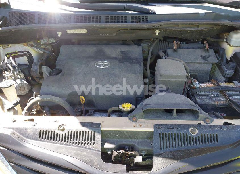 Photo 10 of 2012 Toyota Sienna LE V6 8 PASSENGER (VIN 5TDKK3DC9CS184090)