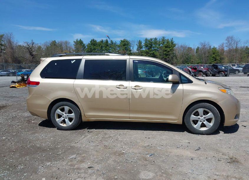 Photo 13 of 2012 Toyota Sienna LE V6 8 PASSENGER (VIN 5TDKK3DC9CS184090)