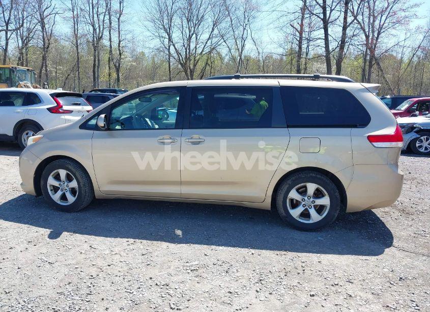 Photo 14 of 2012 Toyota Sienna LE V6 8 PASSENGER (VIN 5TDKK3DC9CS184090)