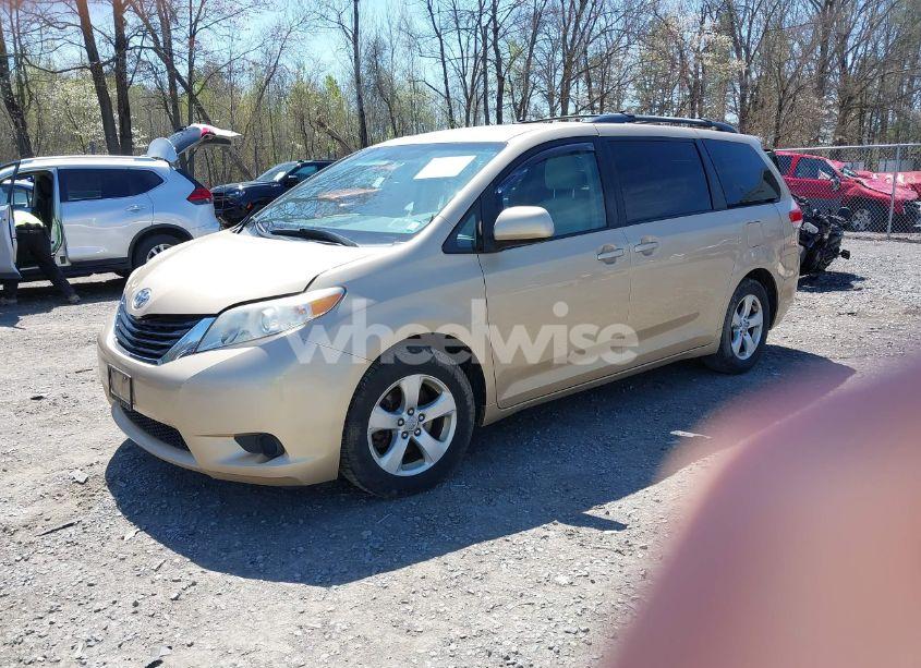 Photo 2 of 2012 Toyota Sienna LE V6 8 PASSENGER (VIN 5TDKK3DC9CS184090)