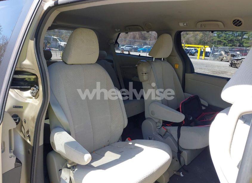 Photo 8 of 2012 Toyota Sienna LE V6 8 PASSENGER (VIN 5TDKK3DC9CS184090)