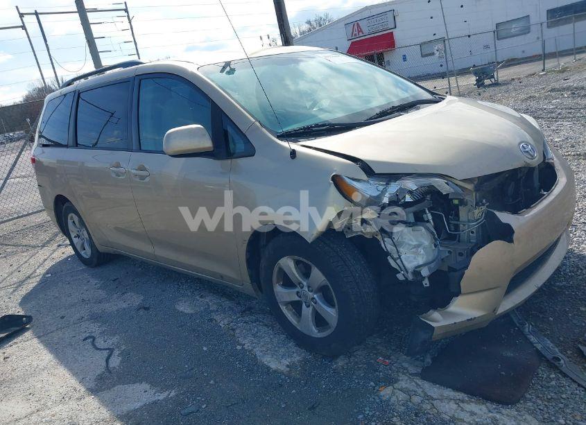 2012 Toyota Sienna LE V6 8 PASSENGER (VIN 5TDKK3DC9CS192917) main photo