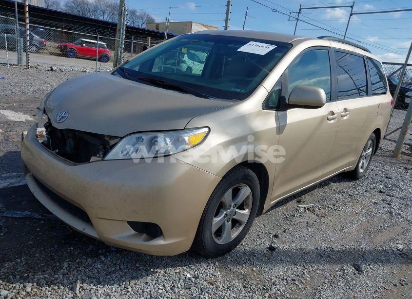 Photo 2 of 2012 Toyota Sienna LE V6 8 PASSENGER (VIN 5TDKK3DC9CS192917)
