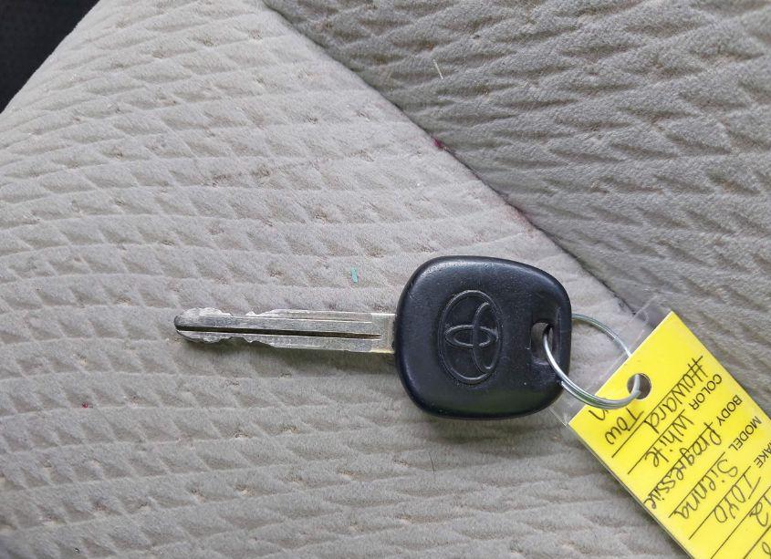 Photo 11 of 2012 Toyota Sienna LE V6 8 PASSENGER (VIN 5TDKK3DC9CS224958)