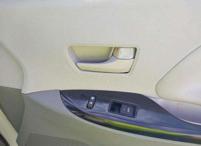 Photo 5 of 2012 Toyota Sienna LE V6 8 PASSENGER (VIN 5TDKK3DC9CS224958)