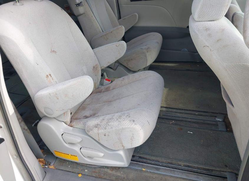 Photo 8 of 2012 Toyota Sienna LE V6 8 PASSENGER (VIN 5TDKK3DC9CS224958)