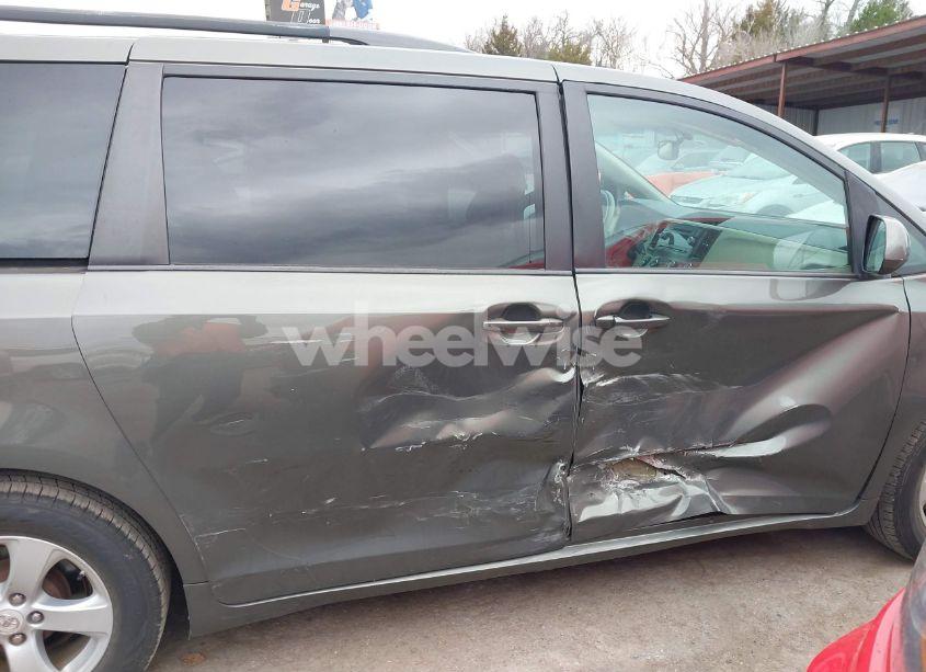 Photo 13 of 2012 Toyota Sienna LE V6 8 PASSENGER (VIN 5TDKK3DC9CS246099)