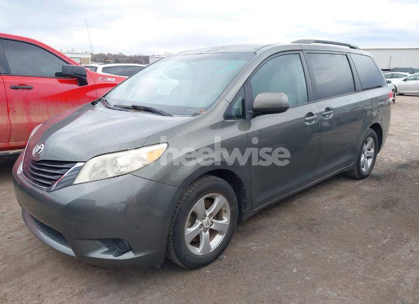 Photo 2 of 2012 Toyota Sienna LE V6 8 PASSENGER (VIN 5TDKK3DC9CS246099)