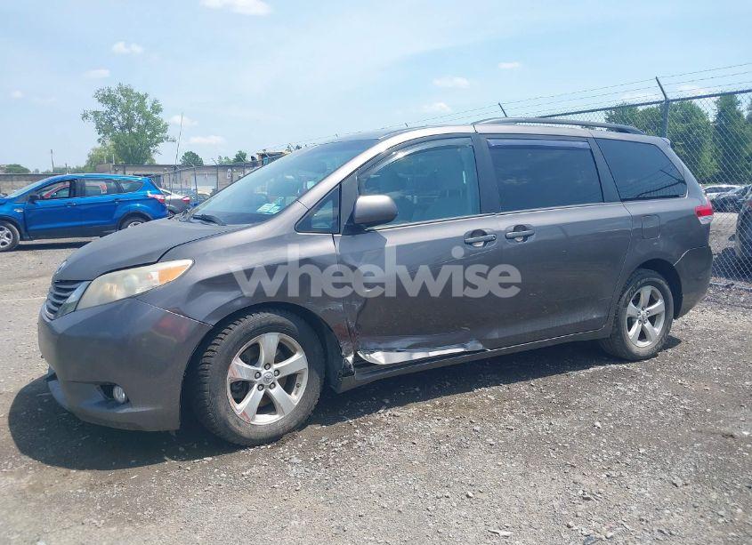 Photo 6 of 2012 Toyota Sienna LE V6 8 PASSENGER (VIN 5TDKK3DC9CS252274)