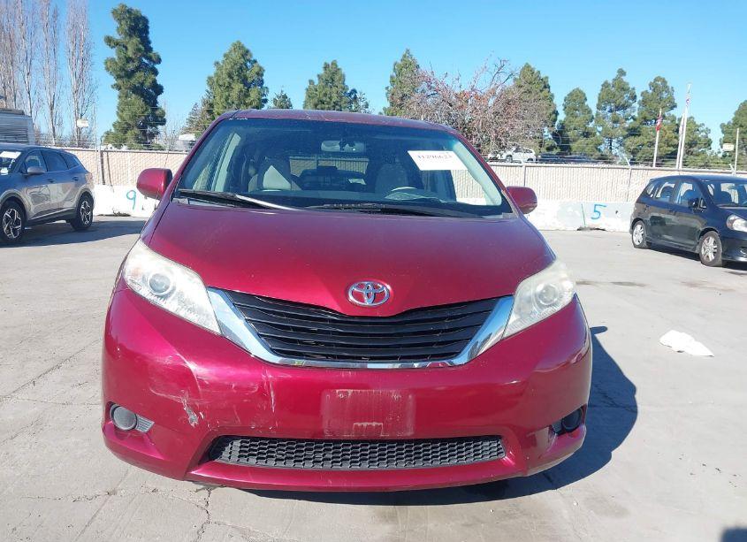 Photo 12 of 2013 Toyota Sienna LE V6 8 PASSENGER (VIN 5TDKK3DC9DS311406)