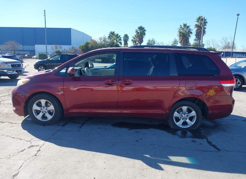 Photo 14 of 2013 Toyota Sienna LE V6 8 PASSENGER (VIN 5TDKK3DC9DS311406)