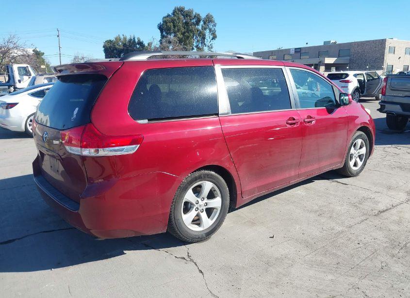 Photo 4 of 2013 Toyota Sienna LE V6 8 PASSENGER (VIN 5TDKK3DC9DS311406)