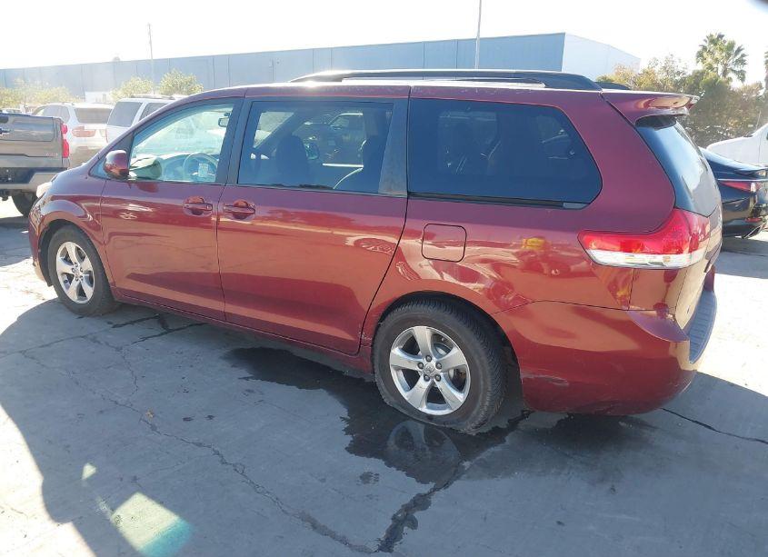 Photo 6 of 2013 Toyota Sienna LE V6 8 PASSENGER (VIN 5TDKK3DC9DS311406)