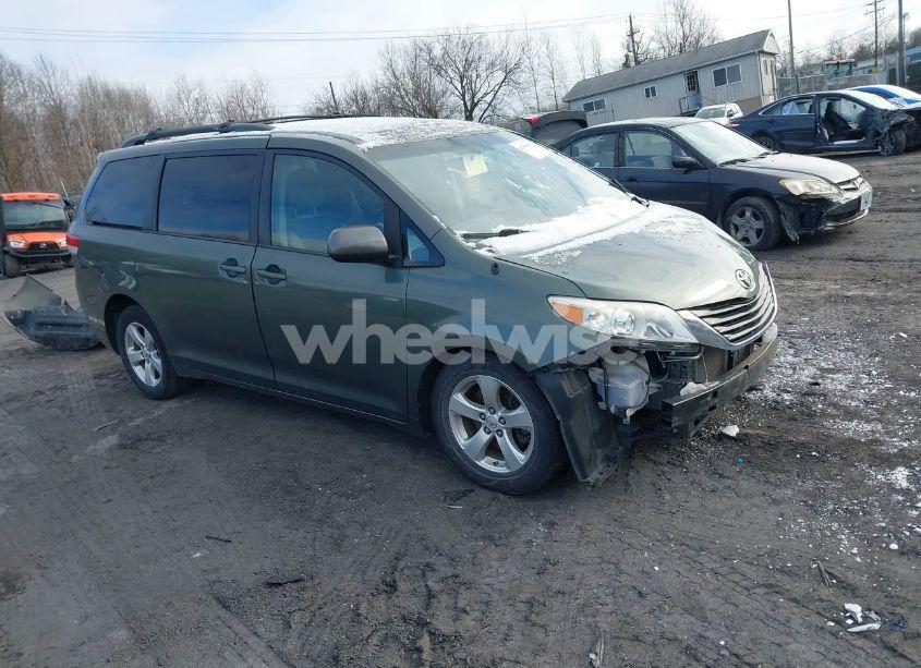 2013 Toyota Sienna LE V6 8 PASSENGER (VIN 5TDKK3DC9DS334815) main photo