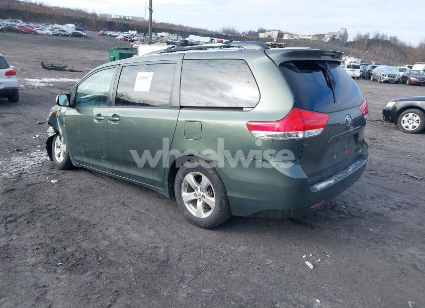 Photo 3 of 2013 Toyota Sienna LE V6 8 PASSENGER (VIN 5TDKK3DC9DS334815)