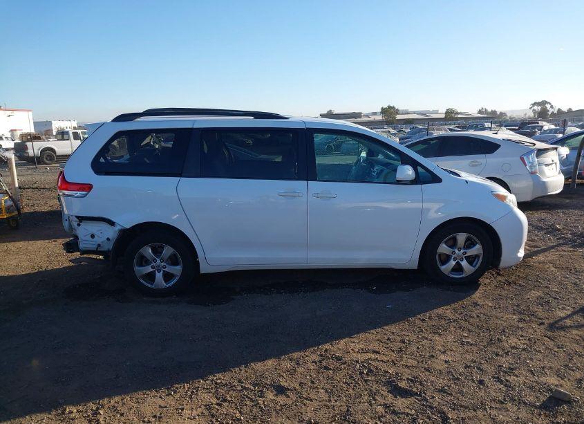 Photo 14 of 2013 Toyota Sienna LE V6 8 PASSENGER (VIN 5TDKK3DC9DS341795)