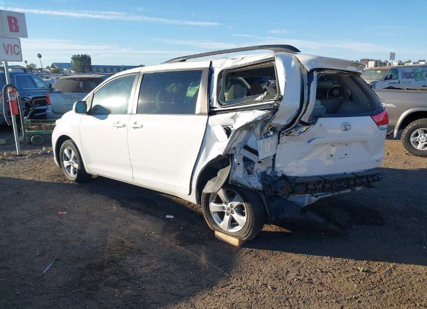 Photo 3 of 2013 Toyota Sienna LE V6 8 PASSENGER (VIN 5TDKK3DC9DS341795)