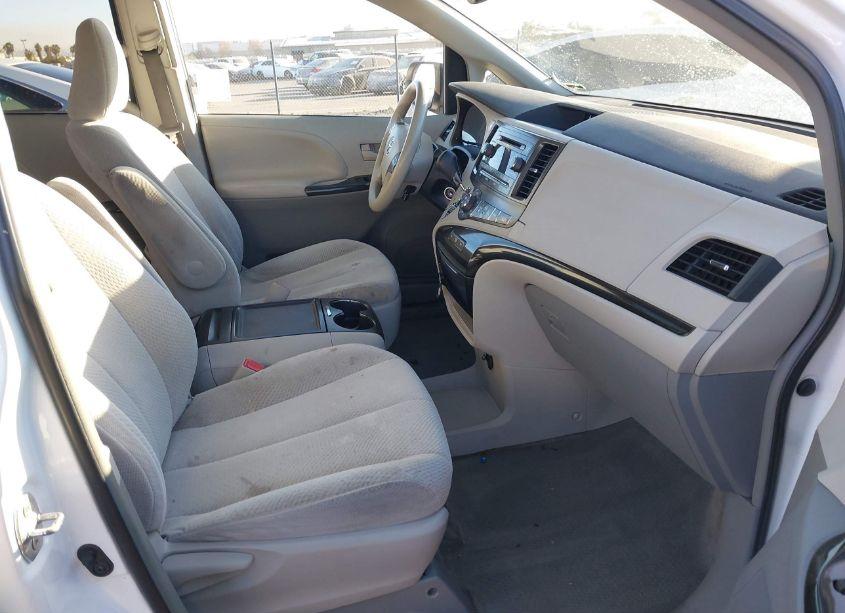 Photo 5 of 2013 Toyota Sienna LE V6 8 PASSENGER (VIN 5TDKK3DC9DS341795)