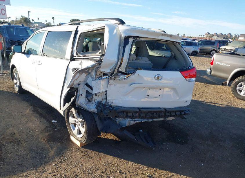 Photo 6 of 2013 Toyota Sienna LE V6 8 PASSENGER (VIN 5TDKK3DC9DS341795)