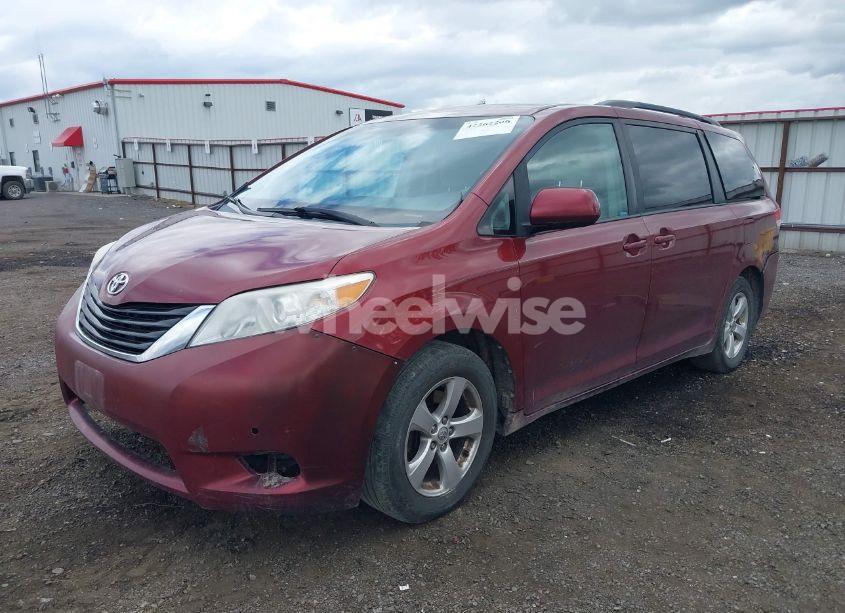 Photo 2 of 2013 Toyota Sienna LE V6 8 PASSENGER (VIN 5TDKK3DC9DS363814)