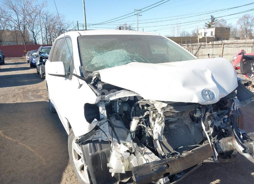 Photo 17 of 2013 Toyota Sienna LE V6 8 PASSENGER (VIN 5TDKK3DC9DS400523)