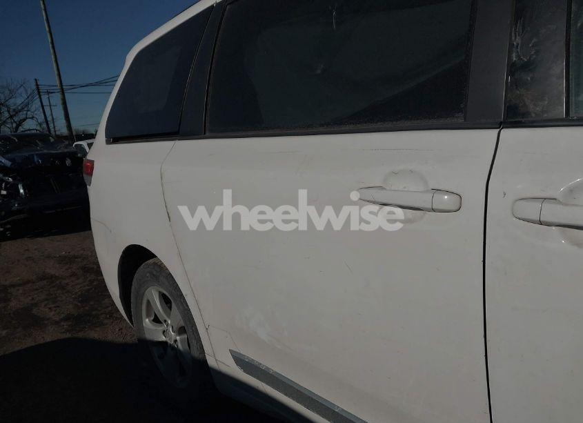 Photo 8 of 2013 Toyota Sienna LE V6 8 PASSENGER (VIN 5TDKK3DC9DS400523)