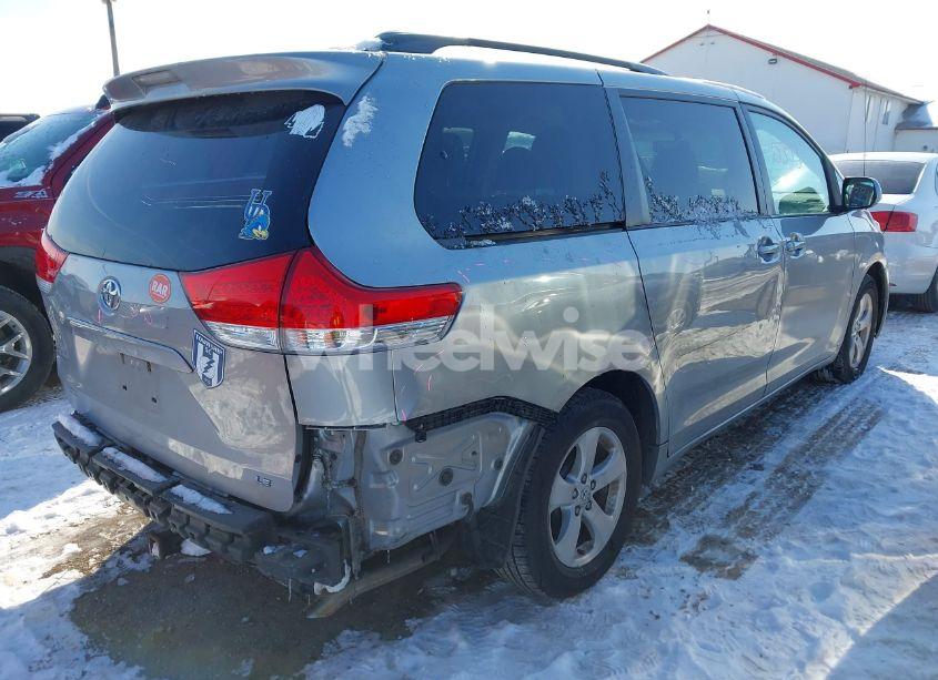 Photo 4 of 2014 Toyota Sienna LE V6 8 PASSENGER (VIN 5TDKK3DC9ES413354)