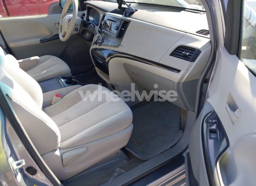 Photo 5 of 2014 Toyota Sienna LE V6 8 PASSENGER (VIN 5TDKK3DC9ES413354)