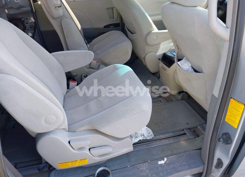 Photo 8 of 2014 Toyota Sienna LE V6 8 PASSENGER (VIN 5TDKK3DC9ES413354)