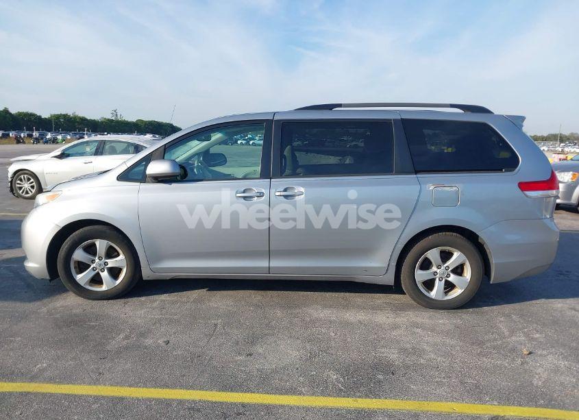 Photo 14 of 2014 Toyota Sienna LE V6 8 PASSENGER (VIN 5TDKK3DC9ES487485)
