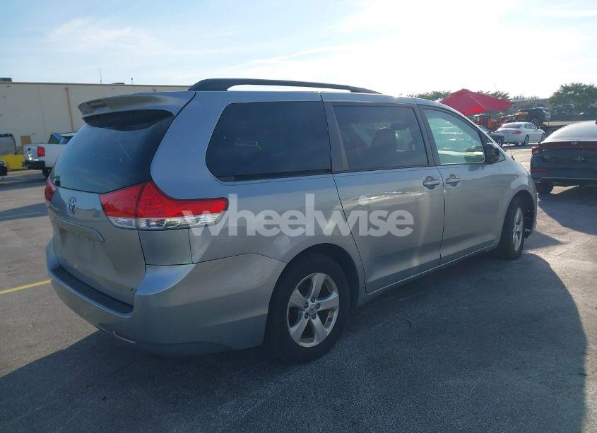 Photo 4 of 2014 Toyota Sienna LE V6 8 PASSENGER (VIN 5TDKK3DC9ES487485)
