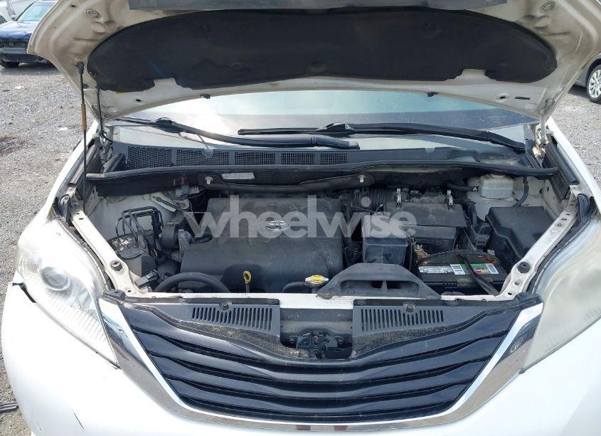 Photo 10 of 2014 Toyota Sienna LE V6 8 PASSENGER (VIN 5TDKK3DC9ES496428)