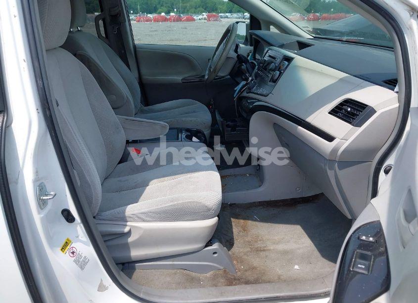 Photo 5 of 2014 Toyota Sienna LE V6 8 PASSENGER (VIN 5TDKK3DC9ES496428)