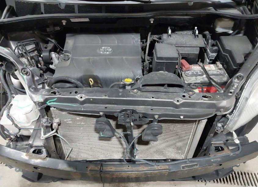 Photo 10 of 2014 Toyota Sienna LE V6 8 PASSENGER (VIN 5TDKK3DC9ES497563)