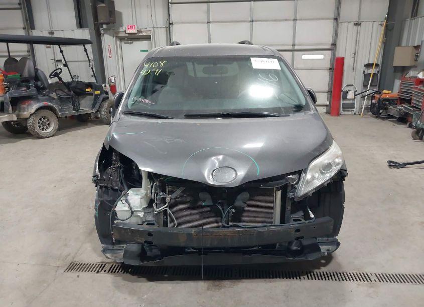 Photo 13 of 2014 Toyota Sienna LE V6 8 PASSENGER (VIN 5TDKK3DC9ES497563)