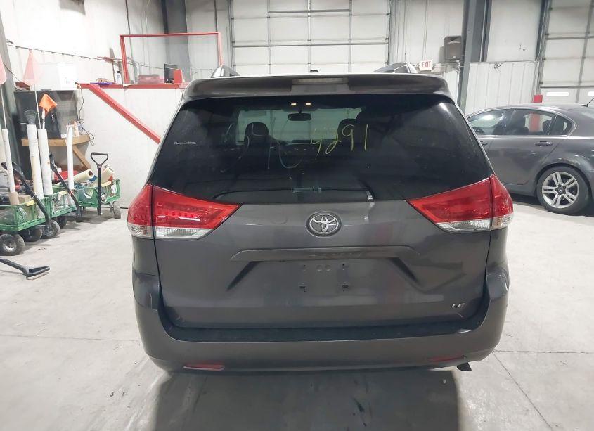 Photo 17 of 2014 Toyota Sienna LE V6 8 PASSENGER (VIN 5TDKK3DC9ES497563)