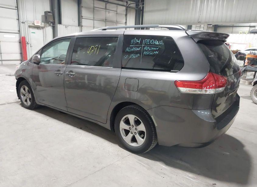 Photo 3 of 2014 Toyota Sienna LE V6 8 PASSENGER (VIN 5TDKK3DC9ES497563)