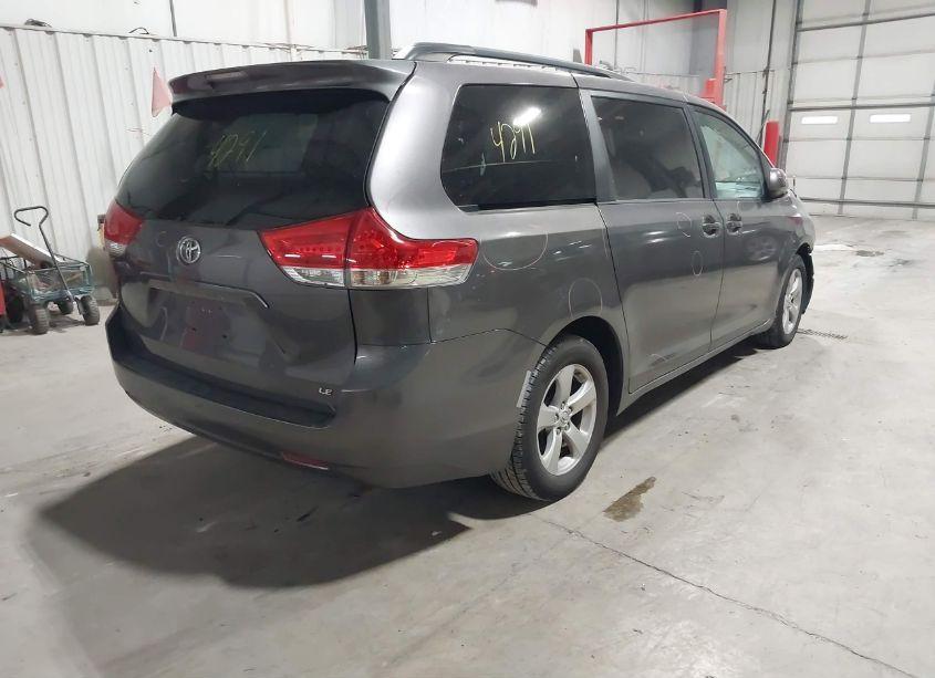 Photo 4 of 2014 Toyota Sienna LE V6 8 PASSENGER (VIN 5TDKK3DC9ES497563)